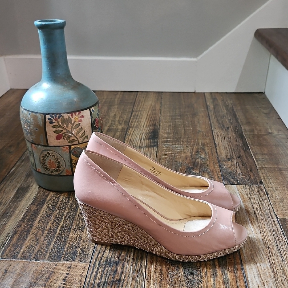 Alex Marie Women's Blush Pink Leather Peep-Toe Wedge Wedge‎ Heel Shoes. Size 7